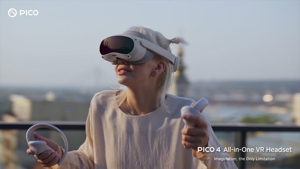 A woman using the Pico 4